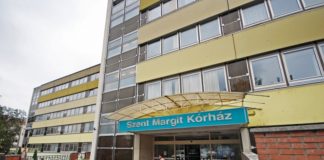 Megkezdődött az információs pult átalakítása