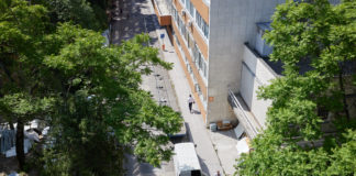 Zajjal járó bontási munkálatok